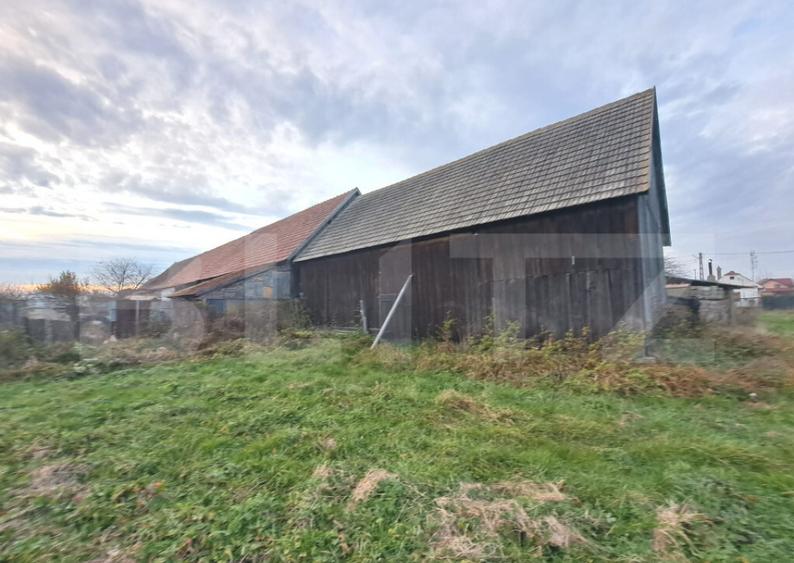 Casa de vanzare, 5 camere, teren generos de 1.290 m2, zona - 6