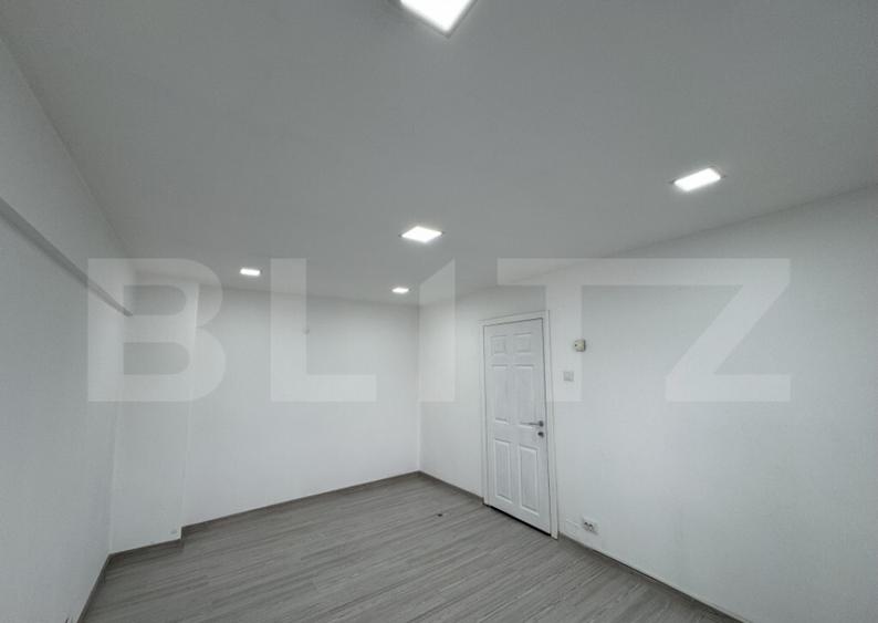 Garsoniera 30 mp, zona 9 Mai - 11