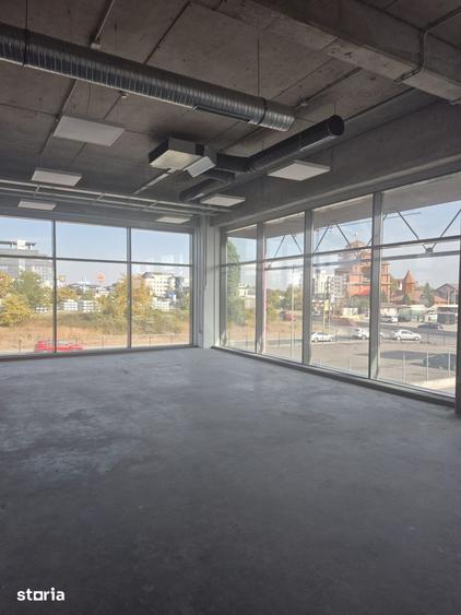 Spațiu comercial, de 1,200 mp, în Central