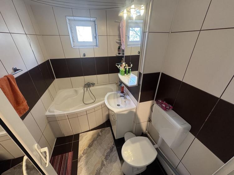 Apartament 2 camere zona Poarta 6 - 5