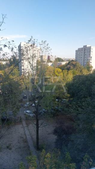 Apartament cu 2 camere la 5 minute de mers pe jos de statia de metrou Titan - 9