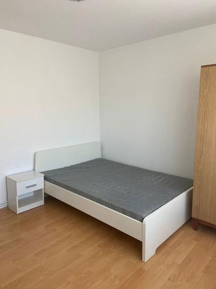 PF inchiriez 1 cam in ap decomandat Zorilor, str Lunii - 1