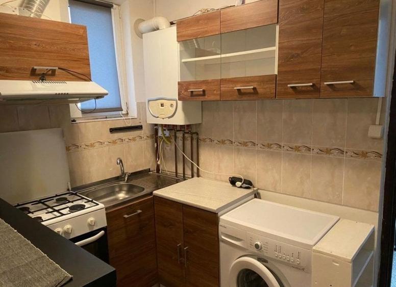 Garsoniera, etaj 1/4, zona Canta - 4