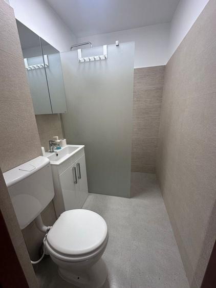 Inchiriez apartament 2 camere - 4