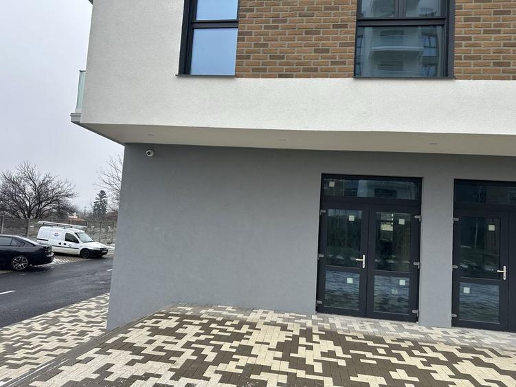 Inchiriez spatiu comercial in complexul grand hill residence oradea - 6