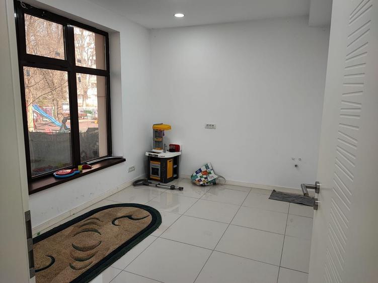 Cladire birouri D+P+E+M in zona Titan - 2