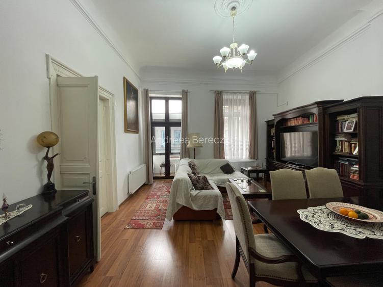 Apartament spectaculos de 4 camere într-o vilă cu farmec istoric, Victoriei
