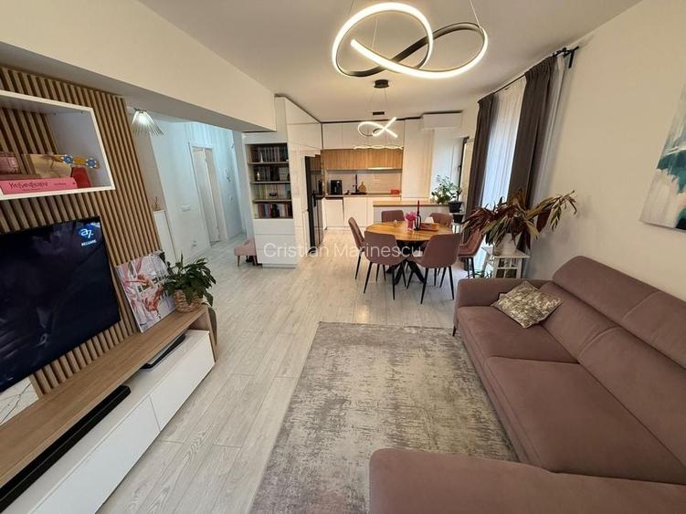 Apartament cu 3 camere semidecomandat în Drumul Taberei Apartament cu 3 camere semidecomandat în Drumul Taberei