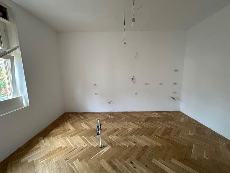 Apartament renovat în clădire istorică - are garaj - 4