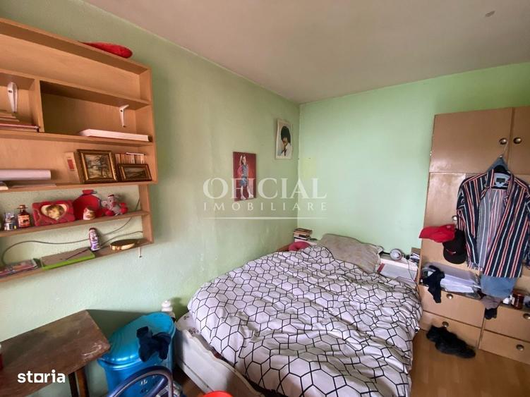 Apartament cu 4 camere decomandat în Central