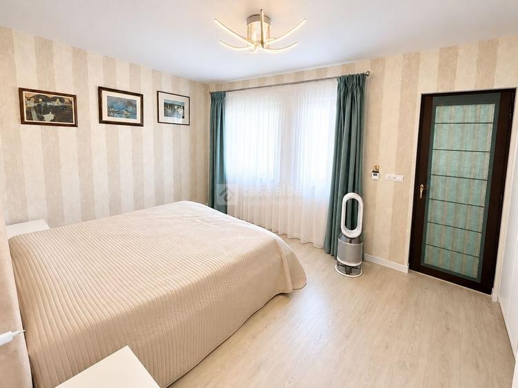 Duplex cu 4 camere cu Canalizare în Bucium