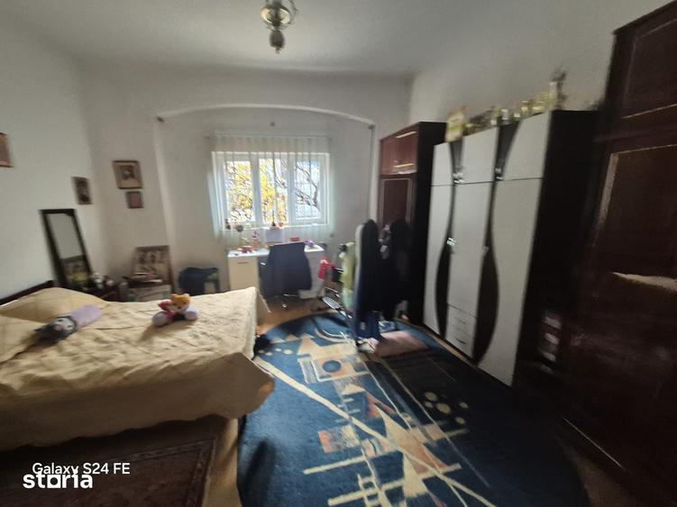 Casă cu 5 camere cu Teren 450 Mp în Ultracentral