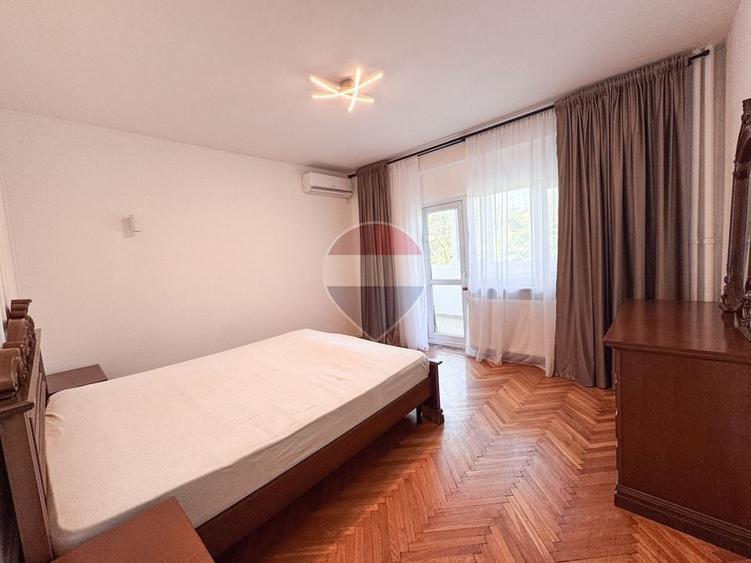 Apartament cu 4 camere în Periferie