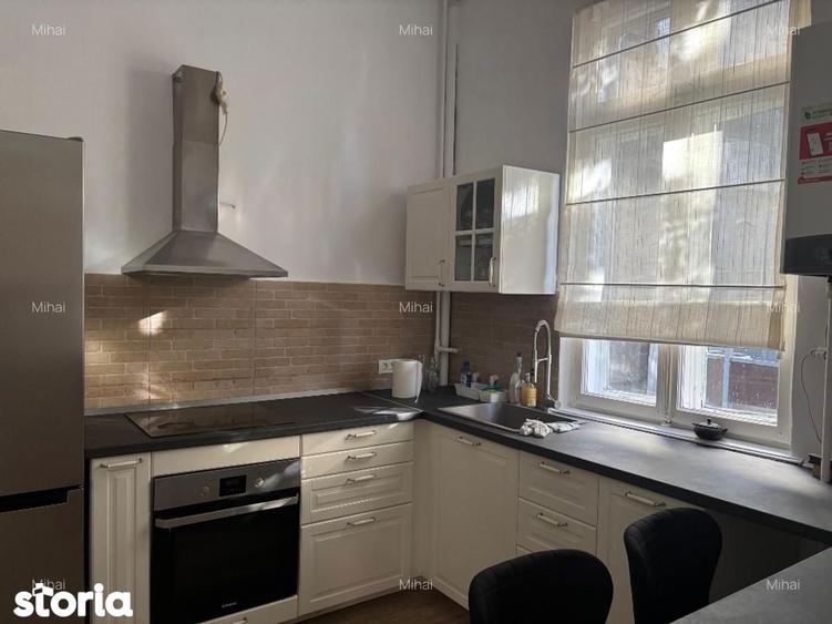 Apartament cu 3 camere semidecomandat, mobilat în Cotroceni