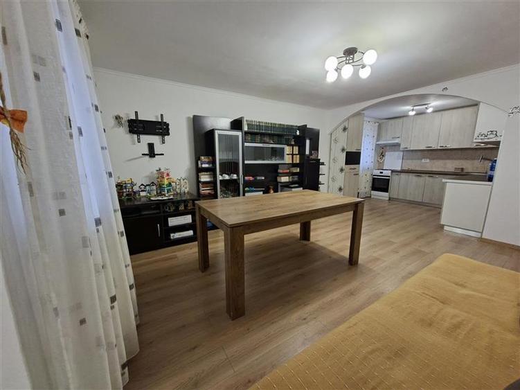 Casa P , 3 camere , 98 mp, teren 480 mp, zona  Letea Veche - 1