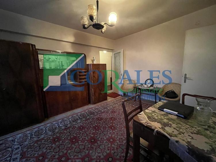 3 camere - vedere pe 2 parti. LIFT! - 2