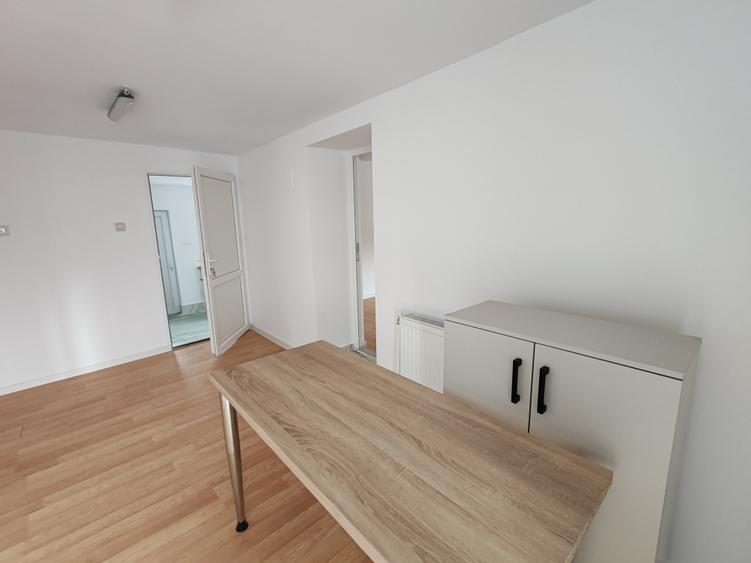 Casa 8 camere pretabila sediu firma GHIMBAV - 23