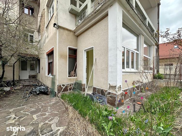Apartament cu 4 camere în Centrul Istoric