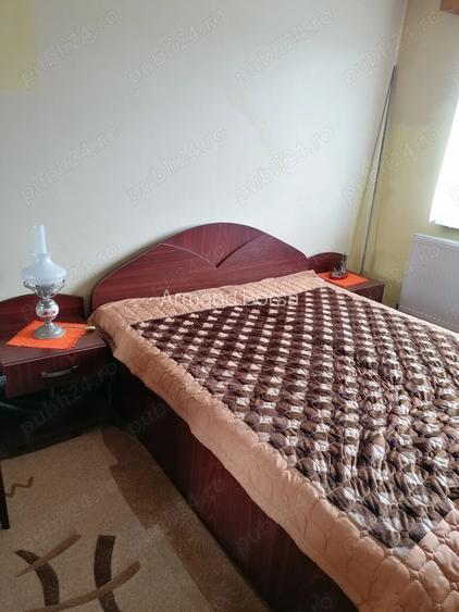 Vand Apartament 3 camere, Petrila, Str 8 Martie