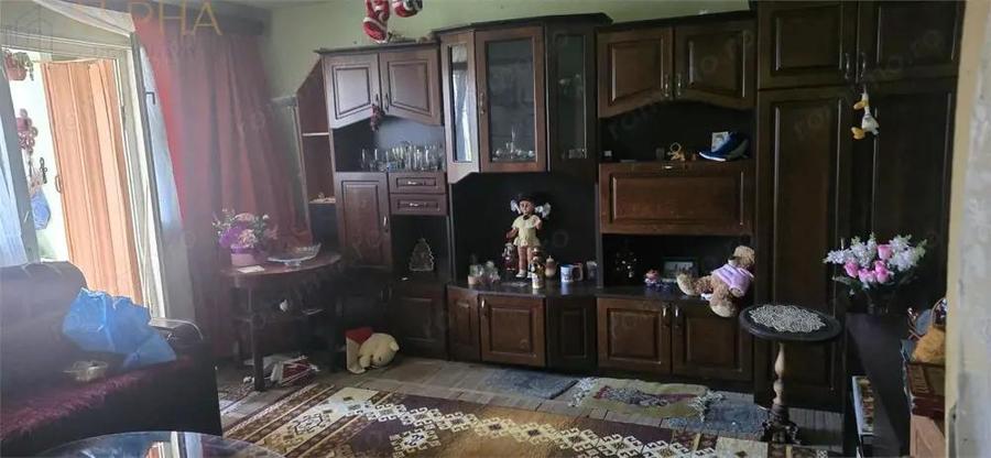 De vanzare apartament 3 camere, 63 mp, decomandat 75.000 - 5