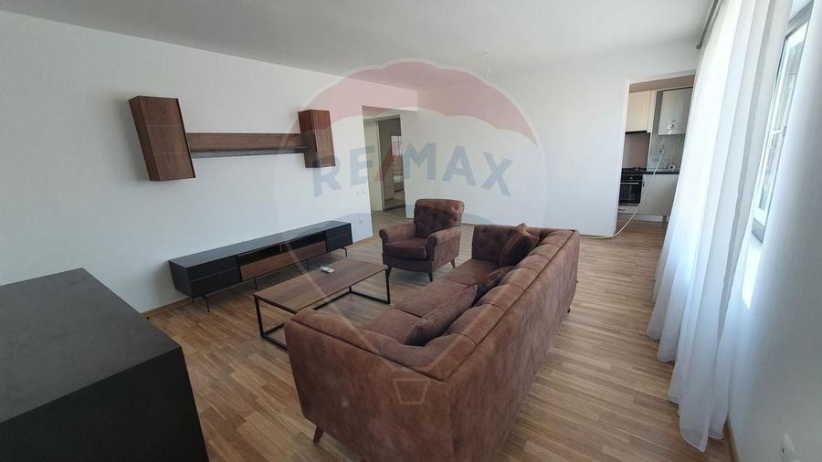 Apartament cu 2 camere, 77 mp V4 - 1