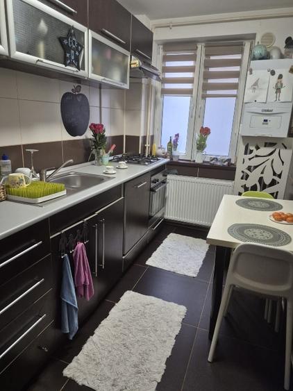 De vanzare - Apartament 3 camere- 58 mp utili- etj 2 -complet mobilat si utilat- - 3