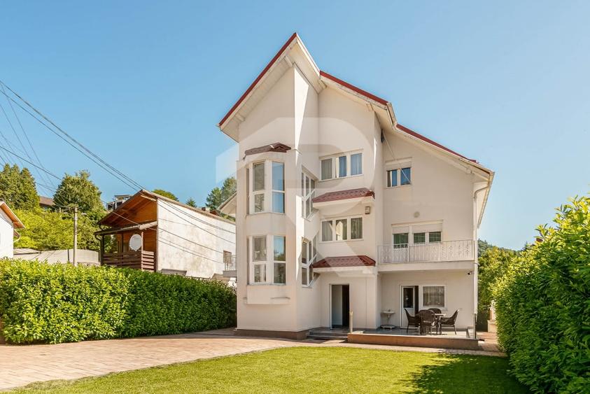 Vila de vanzare in Busteni – 8 dormitoare, vedere directa spre Crucea Caraiman! - 1