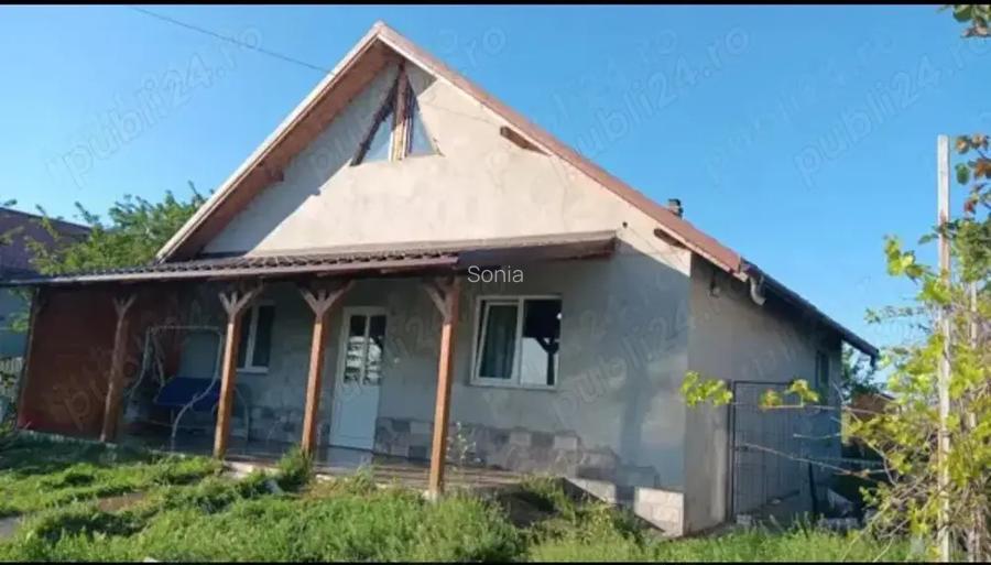 Casa de vanzare intr-o zona lini?tita, aproape de Gala?i