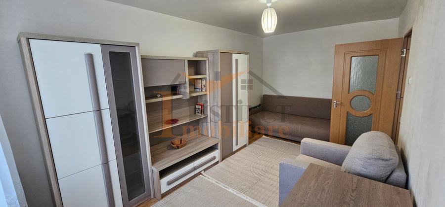 Închiriere garsoniera decomandata, etaj 1, Tractorul, str. O.Goga - 2