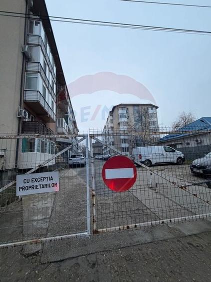 Apartament cu 3 camere de vânzare în zona Craiovita Noua - 16