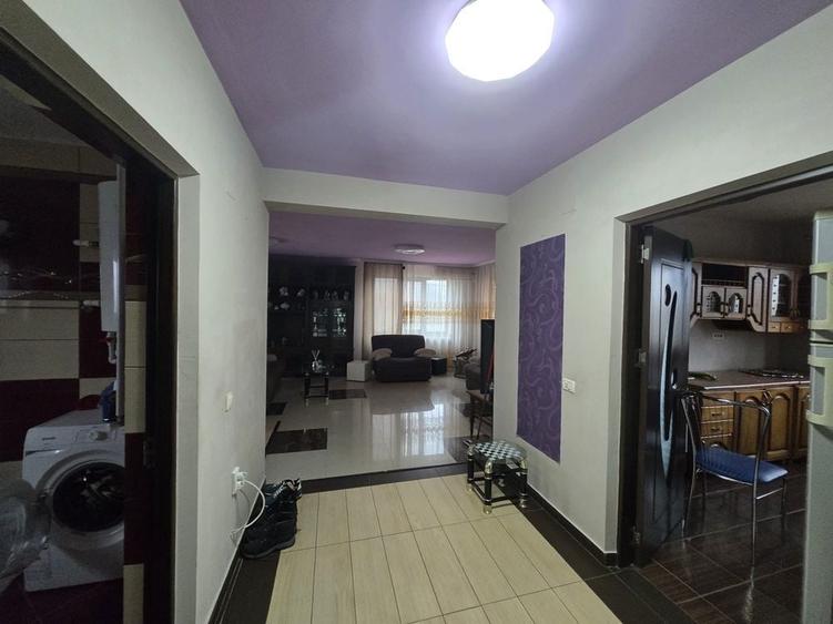 Casa mobilata de vanzare - 1
