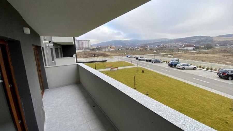 Apartament cu 2 camere decomandat în Centura - 2