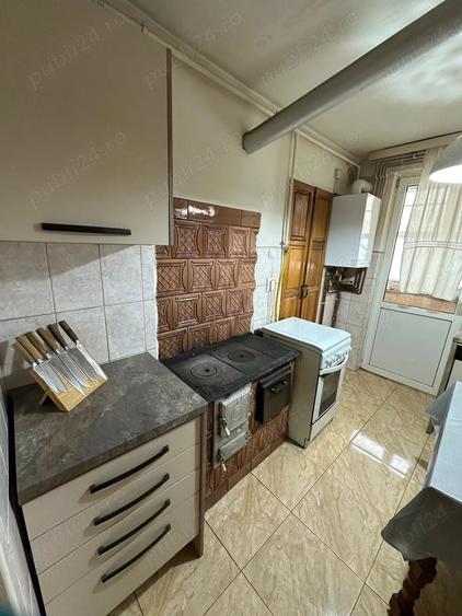 Apartament de vanzare 3 camere si 2 bai - 1