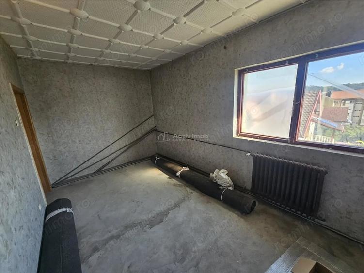 Apartament cu 4 camere decomandat în Calea Timișoarei