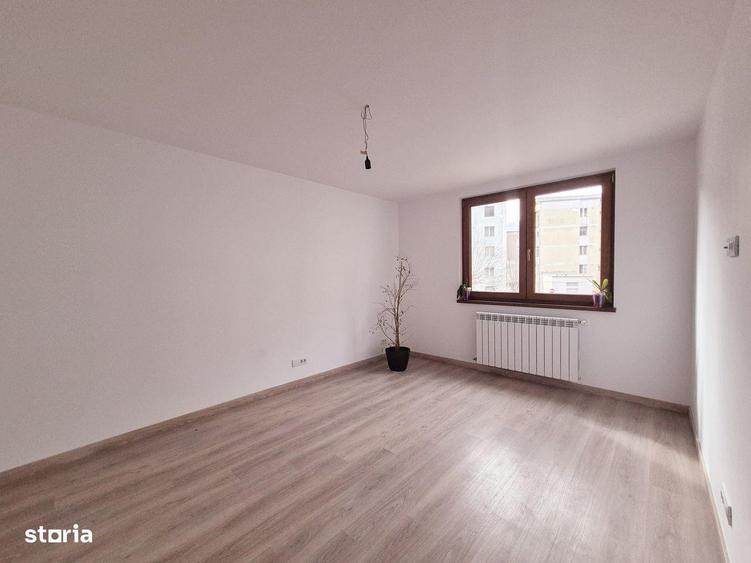 Apartament cu 4 camere, decomandat, etaj 1, ultracentral - 2