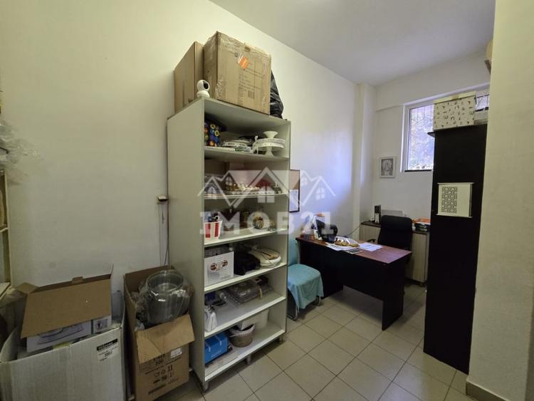 VANZARE SPATIU COMERCIAL PARTER  ZONA 9 MAI - 8