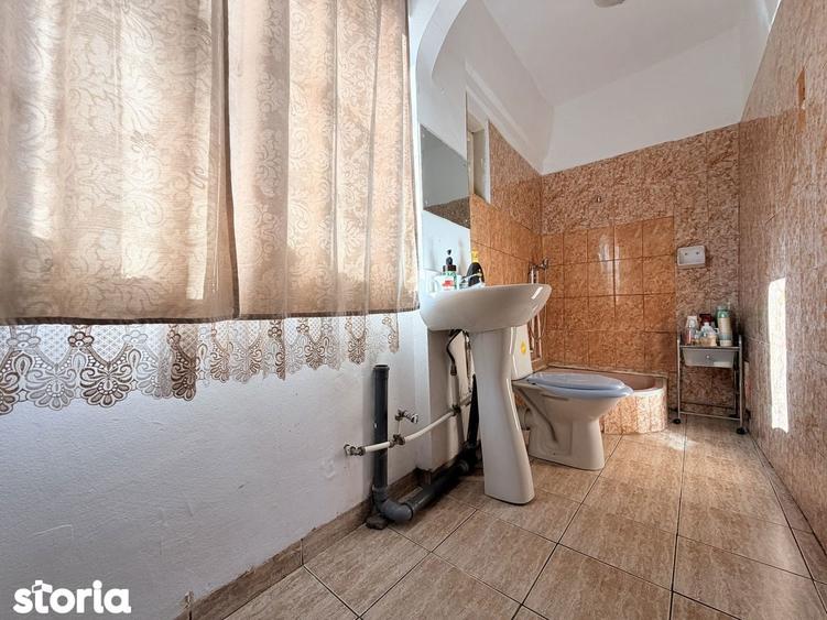 Casa de vanzare 3 camere Teren899Strada ?ezatorii Principala Confectii - 1