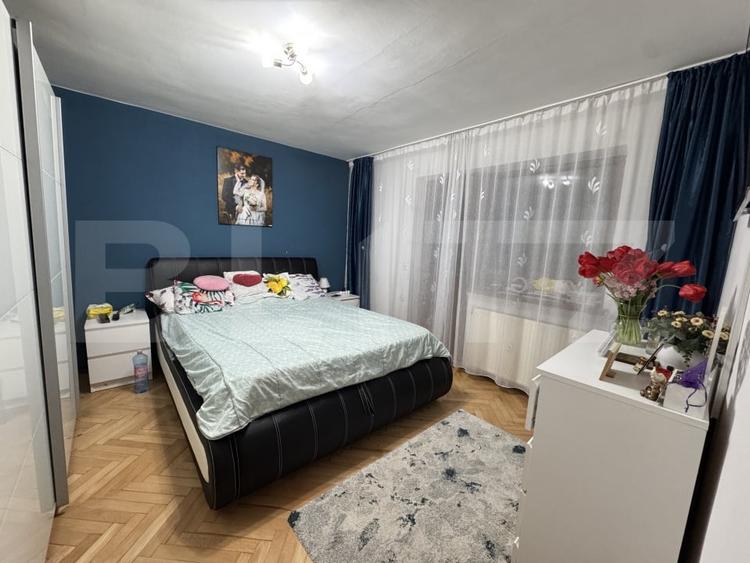 Apartament cu 3 camere decomandat, mobilat în Siloz