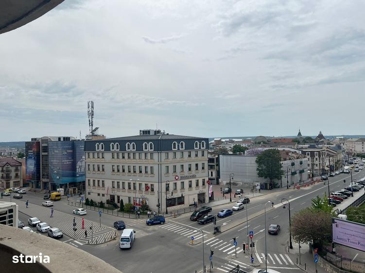 Apartament cu 3 camere decomandat în Calea București