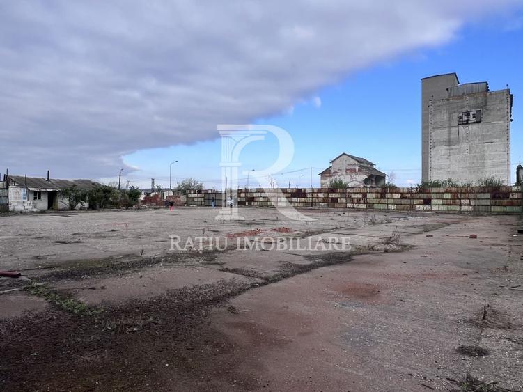 Spațiu industrial, de 3,033 mp, în Iosia