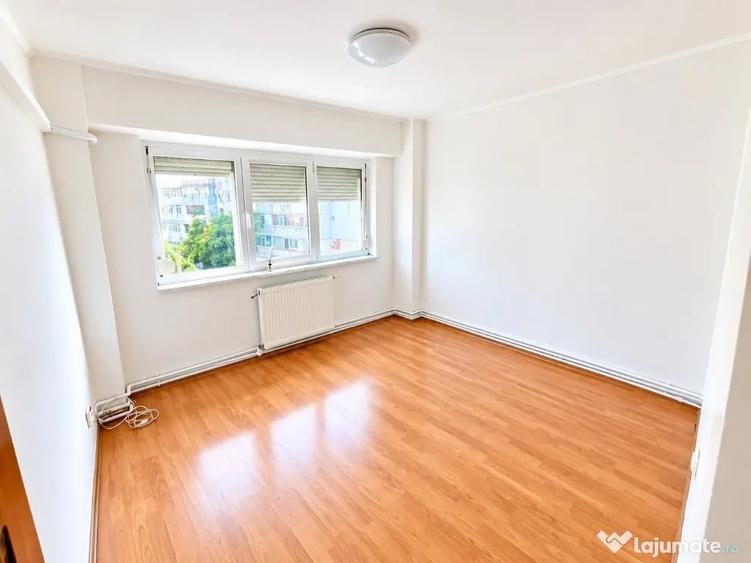 Apartament cu 3 camere decomandat în Obor