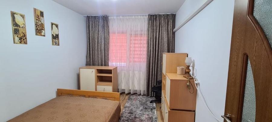 Apartament cu 3 camere decomandat în 1 Mai