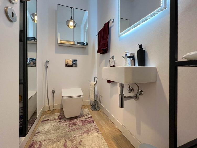 Apartament cu 4 camere semidecomandat în Nord