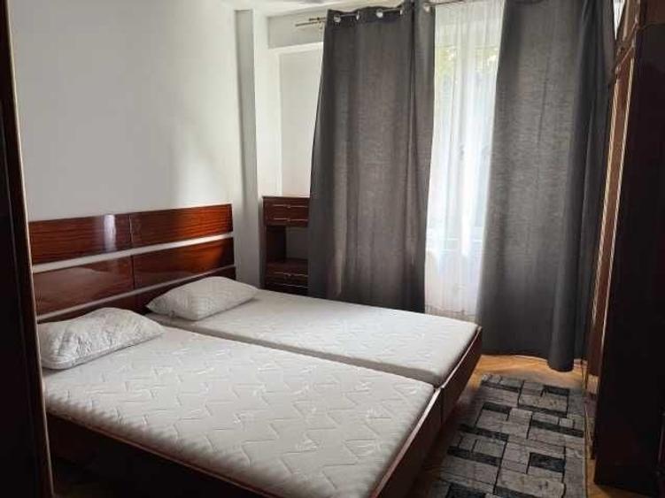 Apartament cu 3 camere decomandat în Gemenii