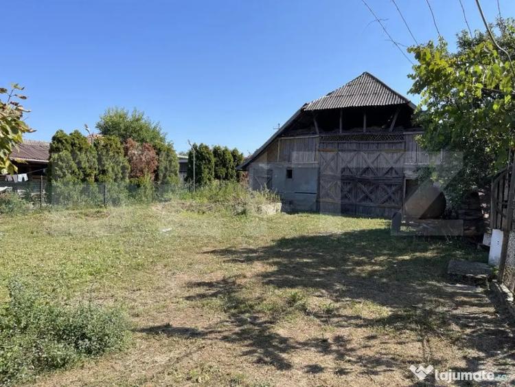 Casă cu 3 camere cu Teren 700 Mp în Central