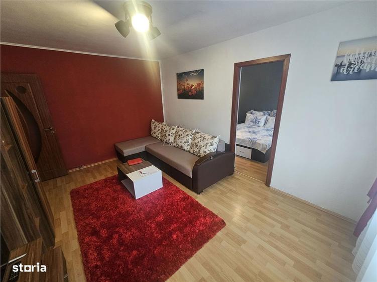 Apartament cu 3 camere, mobilat în Central