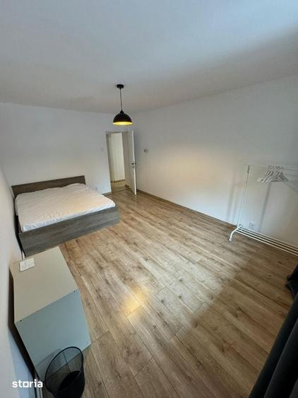 Apartament cu 2 camere decomandat în Cornișa