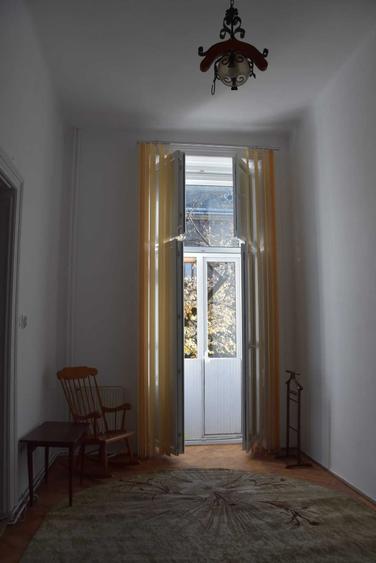 Apartament cu 2 camere semidecomandat în Medicină