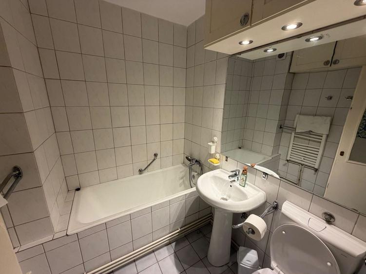 Apartament cu 3 camere decomandat, mobilat în Grigorescu