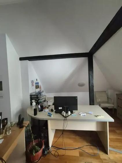 Casă cu 12 camere cu Canalizare în Dorobanți